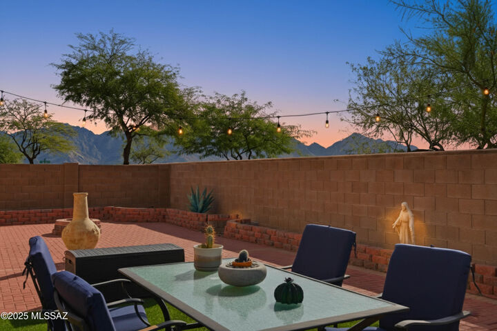 Property Photo: 12827 Bloomington Loop AZ 85755