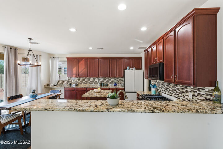 Property Photo: 12827 Bloomington Loop AZ 85755