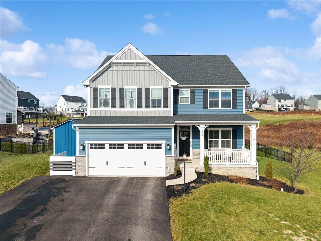 Property Photo:  1063 Wedgewood Dr  PA 15644 
