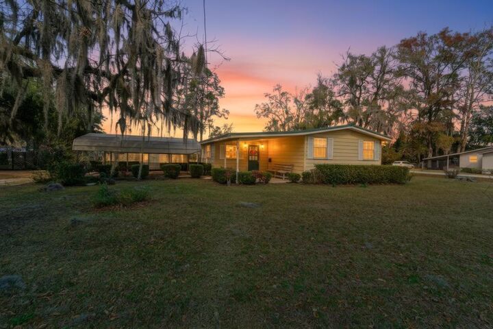 Property Photo: 37206 Cypress Lane FL 32046