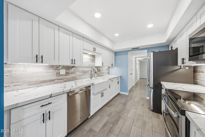 Property Photo:  19045 N Signal Butte Circle  AZ 85373 