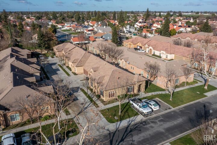 Property Photo: 801 Jasmine Parke Drive CA 93312