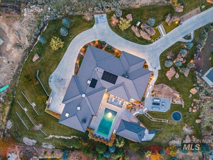 Property Photo:  1674 S Ridge Point Pl  ID 83712 