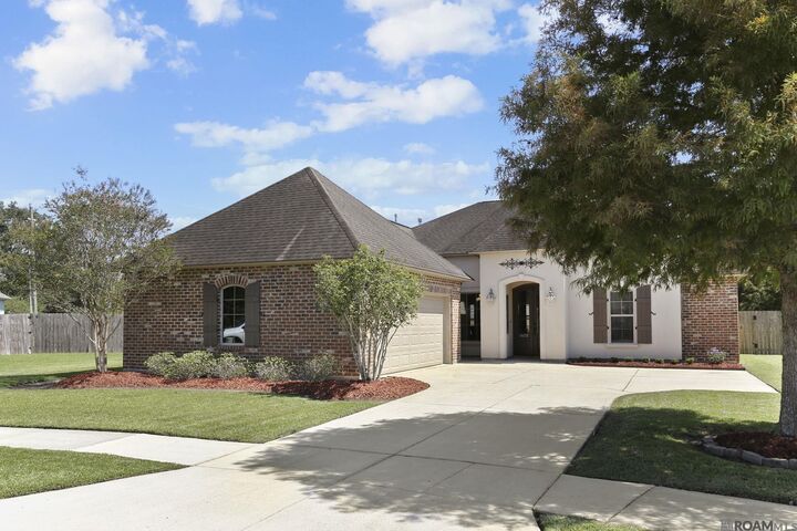 Property Photo:  16472 Orchard Way Dr  LA 70769 
