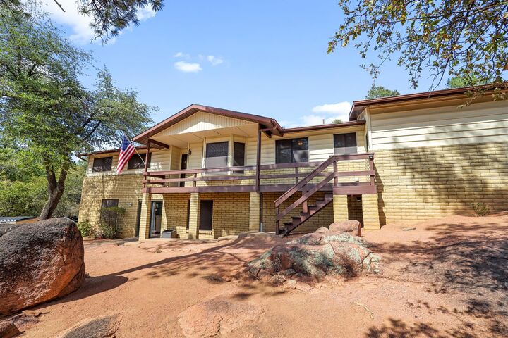 Property Photo:  302 W Forest Drive  AZ 85541 