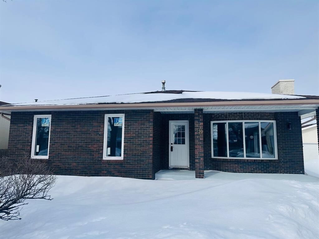 Property Photo:  18 McInnes Place  MB R2R 2A3 