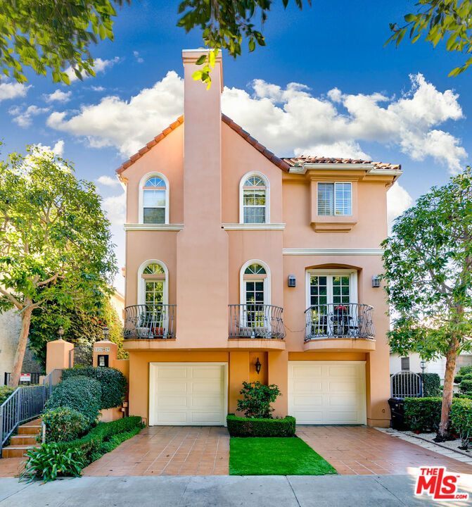 Property Photo:  1827 Barry Ave  CA 90025 