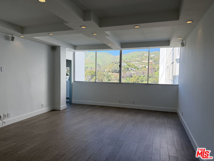 Property Photo:  17350 W Sunset Blvd  CA 90272 