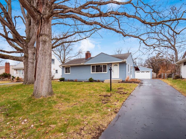 Property Photo:  2480 Shrewsbury Road  OH 43221 