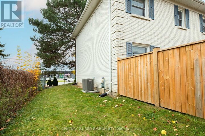 Property Photo:  535 Gainsborough Road 106  ON N6G 2C5 