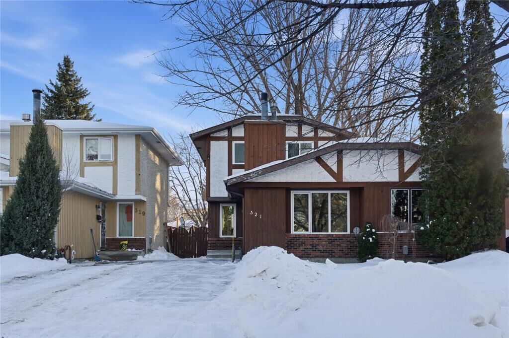 Property Photo:  321 Edelweiss Crescent  MB R2G 2B6 