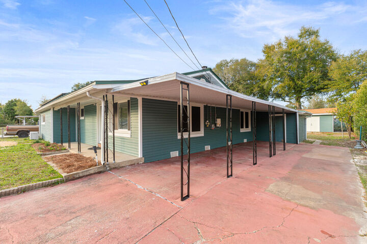 Property Photo: 127 NW Holmes Boulevard FL 32548