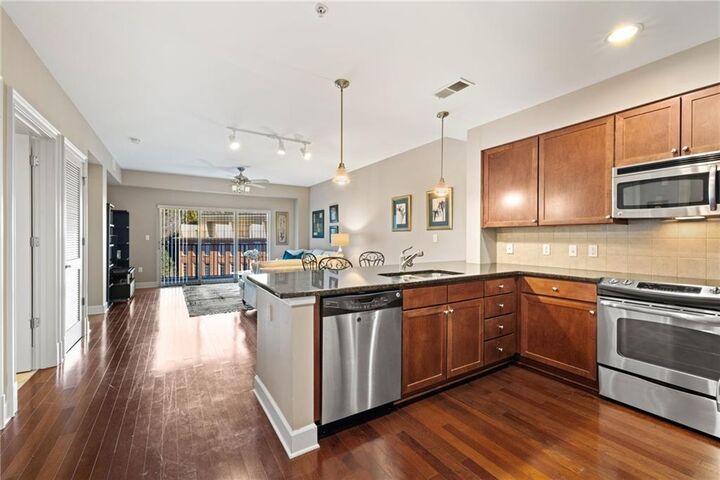 Property Photo:  200 River Vista Drive 505  GA 30339 