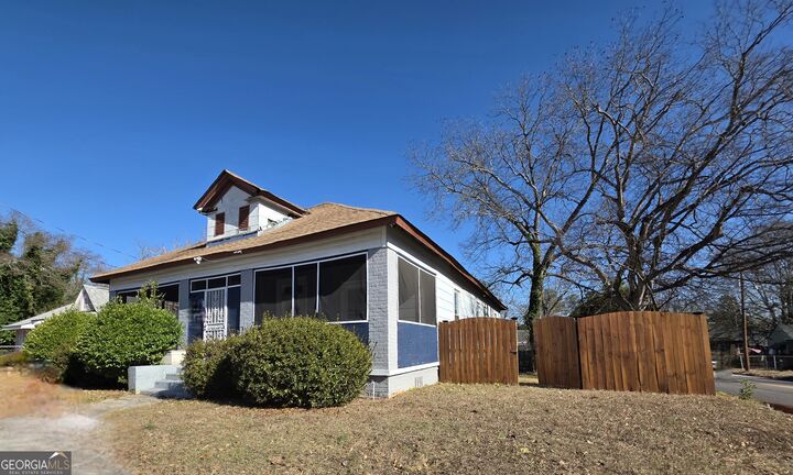 Property Photo:  1492 Virginia Avenue  GA 31204 