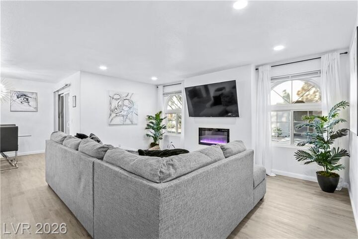 Property Photo: 3145 East Flamingo Road 1073 NV 89121