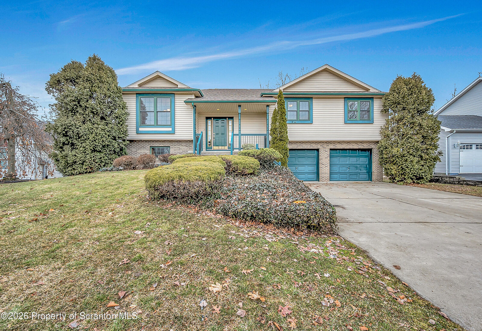 Property Photo:  936 Katherine Drive  PA 18434 