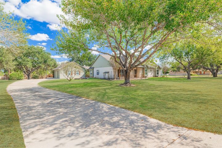 Property Photo: 1520 Lakefield Drive TX 77474