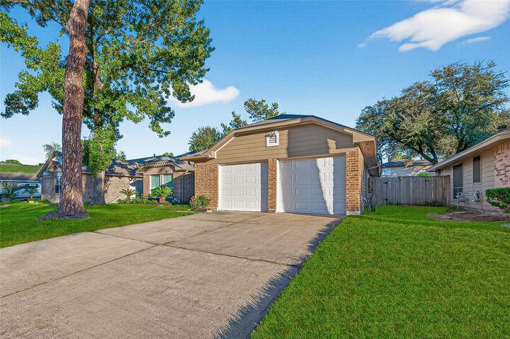 Property Photo:  8526 Greenleaf Lake Drive  TX 77095 