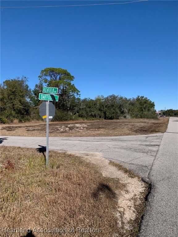 Property Photo:  3101 Richfield Avenue  FL 33852 