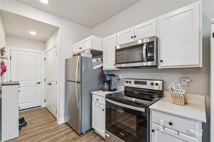 Property Photo: 6949 Holly Court IA 50131