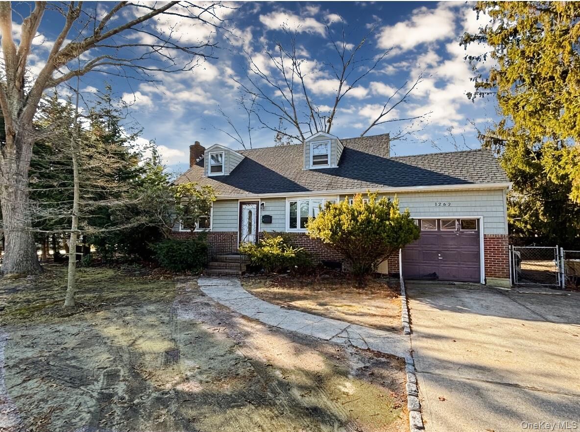 Property Photo:  1262 Saxon Avenue  NY 11706 