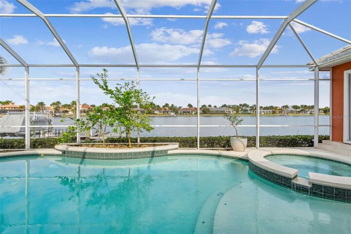 Property Photo:  729 Manns Harbor Drive  FL 33572 