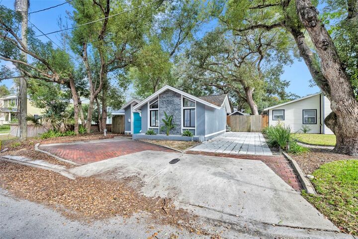 Property Photo: 817 Altaloma Avenue FL 32803