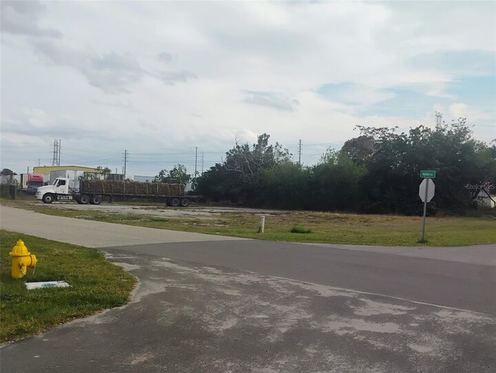 Property Photo:  200 Hatcher Avenue  FL 33825 