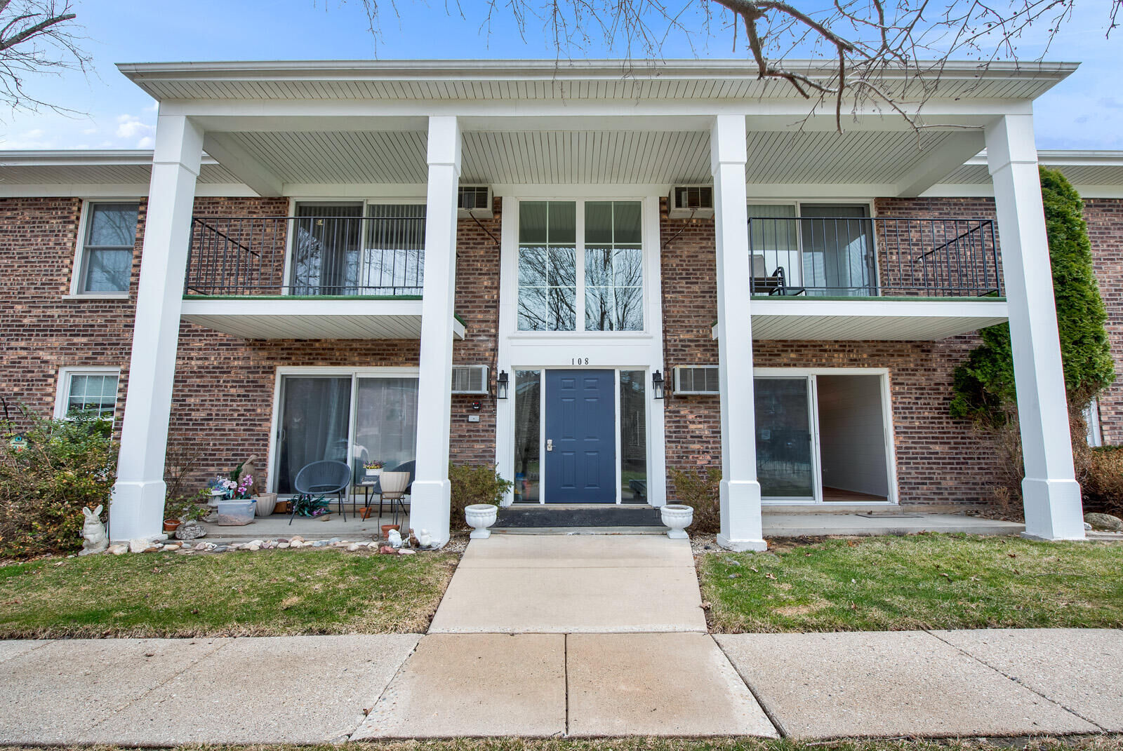 Property Photo:  108 Evelyn Ln Unit B  WI 53147 