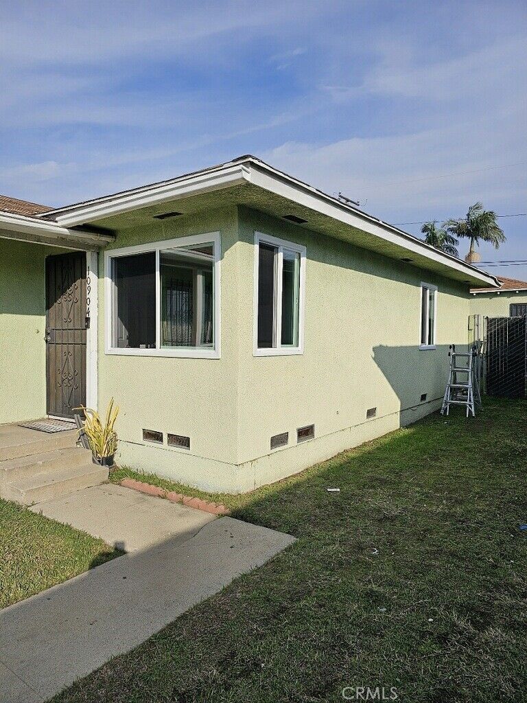 Property Photo: 10902 S Western CA 90047