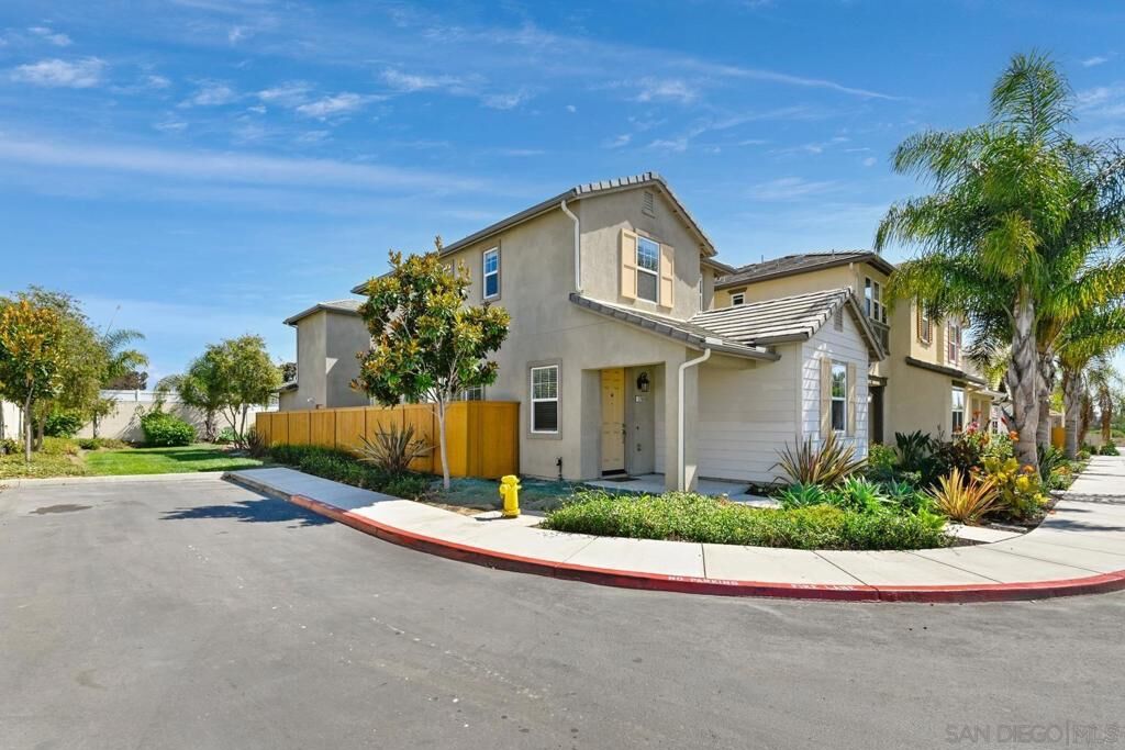 Property Photo:  1786 Jasmine Way  CA 92054 