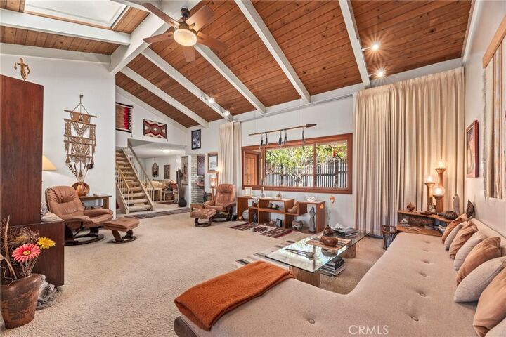 Property Photo:  627 W Pine Avenue  CA 90245 