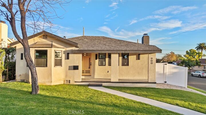 Property Photo:  900 E Palm Avenue  CA 91501 