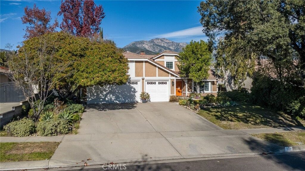 Property Photo:  907 Pineridge Street  CA 91784 