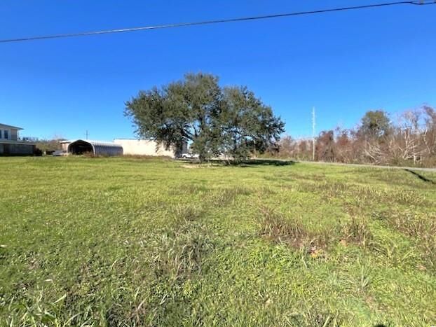 Property Photo: 36786 Highway 11 LA 70041