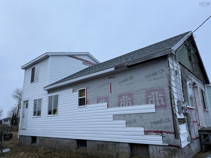 Property Photo:  3792 Ellsworth Avenue  NS B1H 2J2 