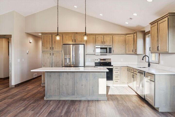 Property Photo:  466 Coyote Way  WI 54017 