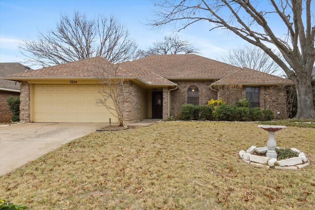 Property Photo:  7824 Mahonia Drive  TX 76133 