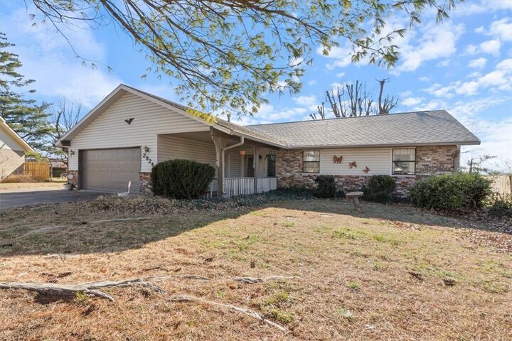 Property Photo: 2824 Parkwood Circle AR 72756