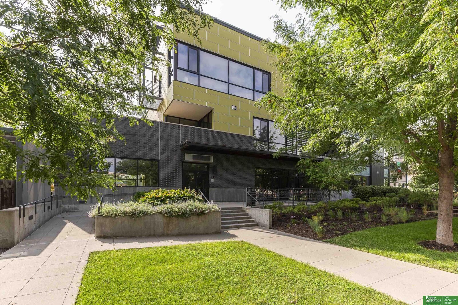 Property Photo: 1502 S 10th Street 108 NE 68108