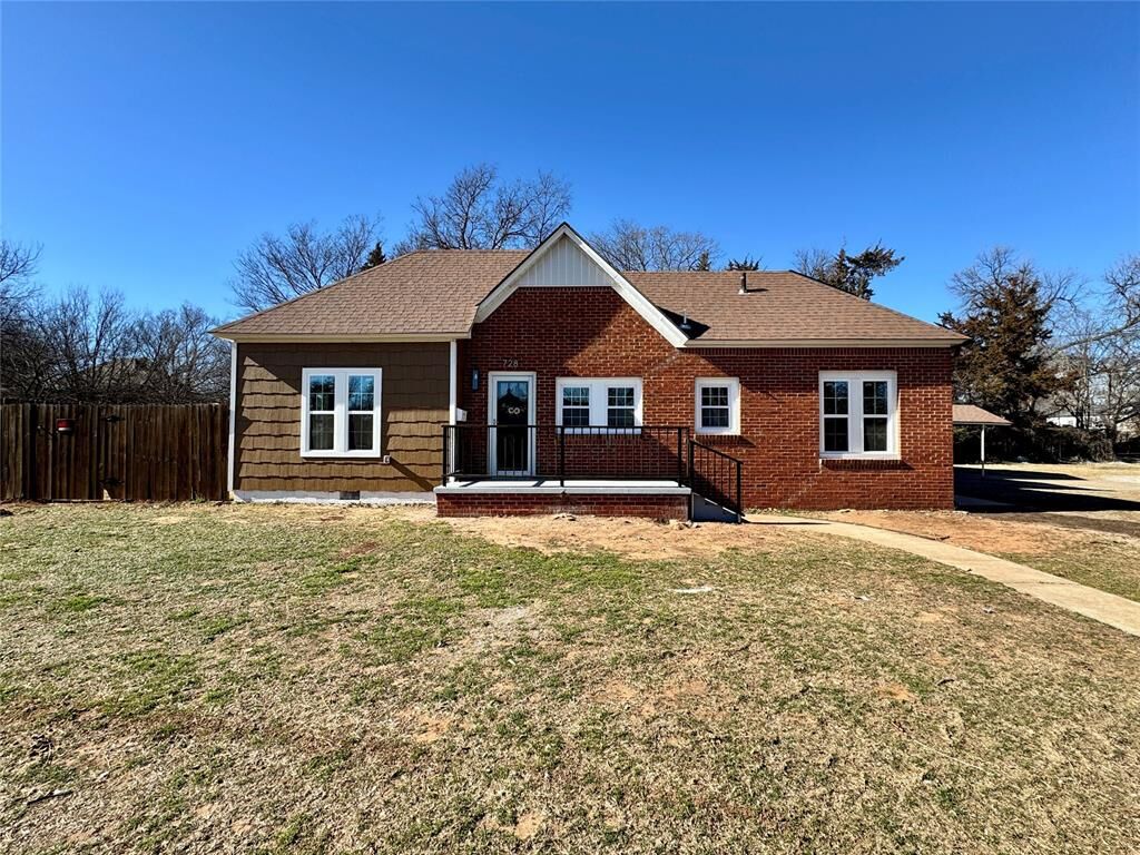 Property Photo: 728 S 13th Street OK 73018