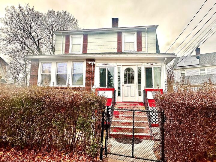 Property Photo:  7 Parkway Cres  MA 02186 