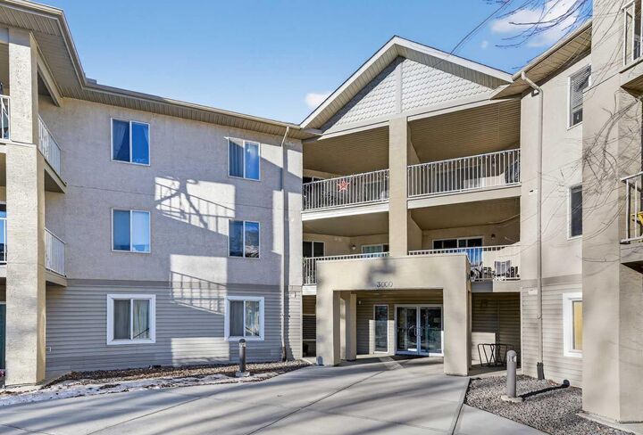 Property Photo:  3000 Citadel Meadow Point NW 107  AB T3G 5N5 
