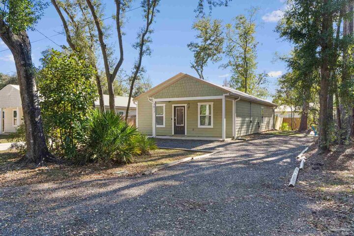 Property Photo:  3617 Stonewall Ave  FL 32507 