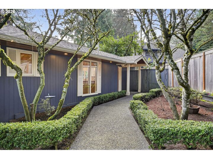 Property Photo:  1433 SW Highland Rd  OR 97221 