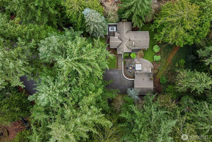 Property Photo:  17899  40th Avenue NE  WA 98155 