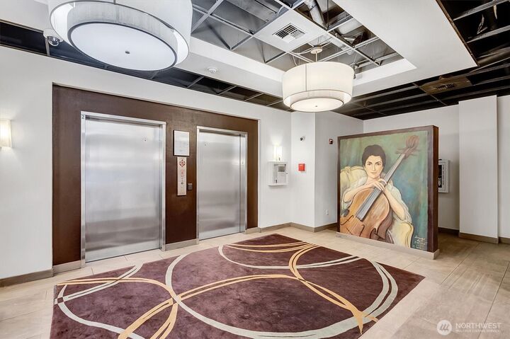 Property Photo:  300  110th Avenue NE 314  WA 98004 