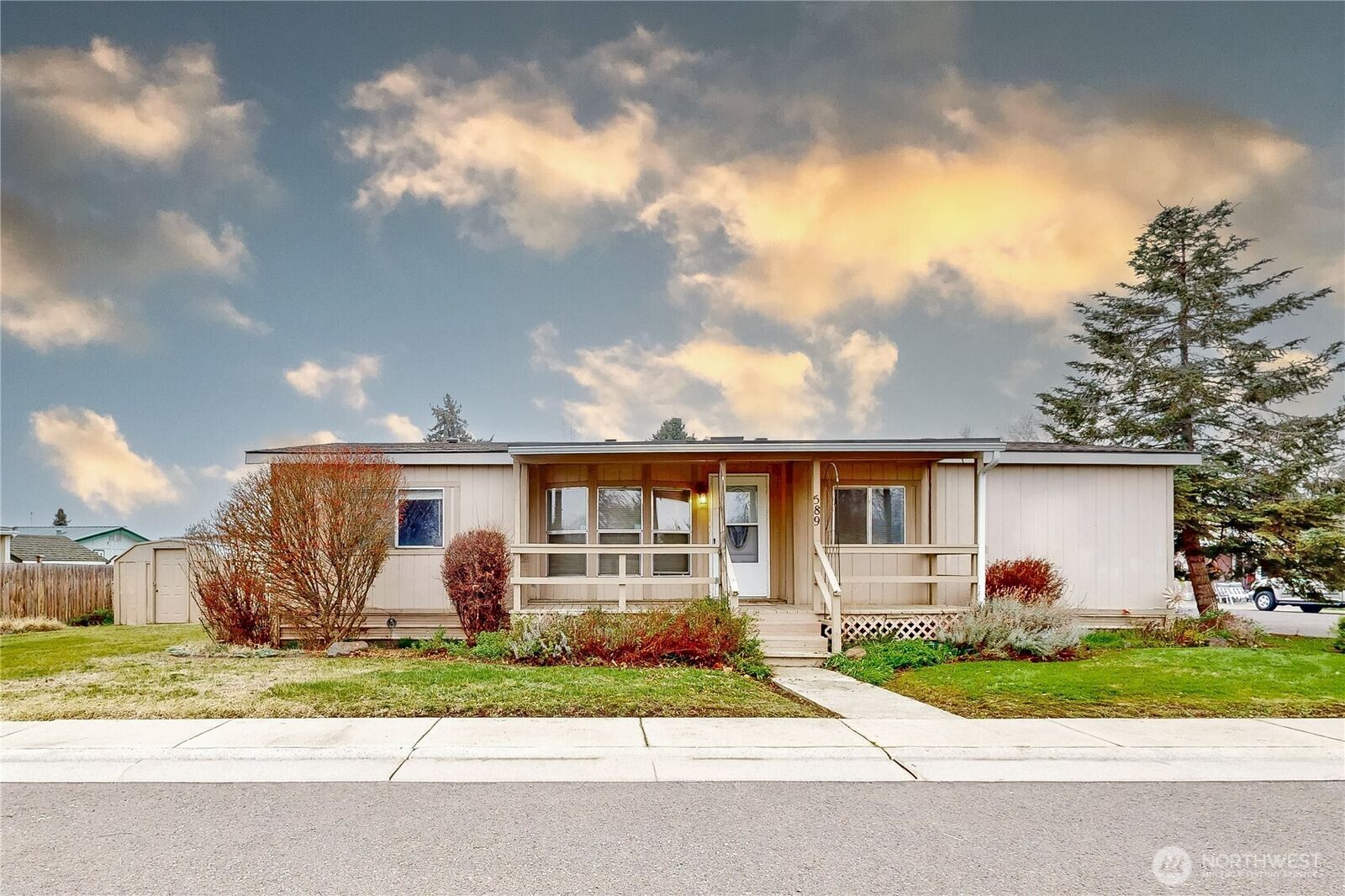 Property Photo:  589  Criscola Avenue  WA 99324 