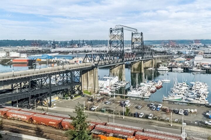 Property Photo: 1120 Cliff Avenue 501 WA 98402