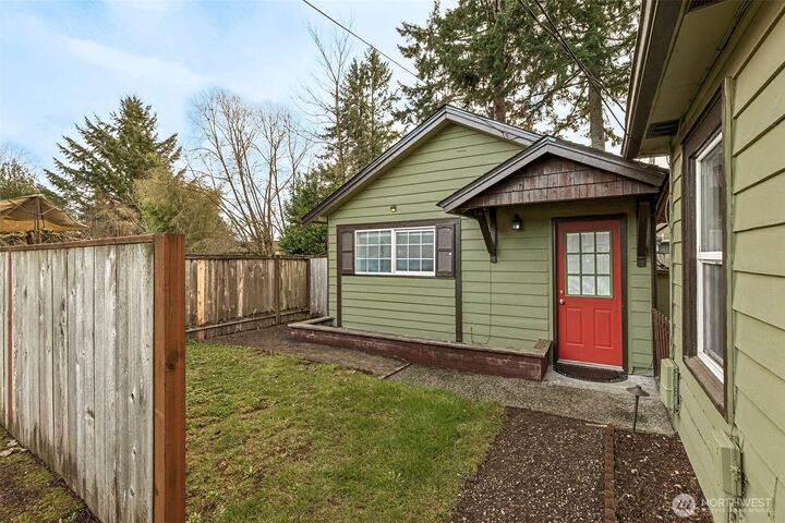 Property Photo:  2219  Bush Avenue NW  WA 98502 